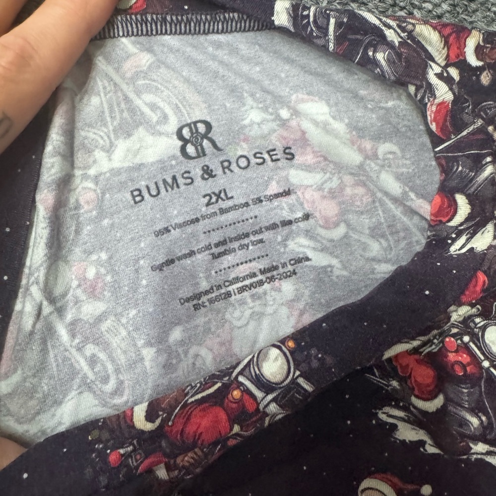 Bums & Roses - Picture 3 of 4